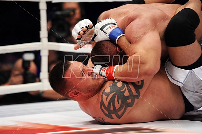 MARIUSZ PUDZIANOWSKI VS CHRISTOS PILIAFAS KSW 20