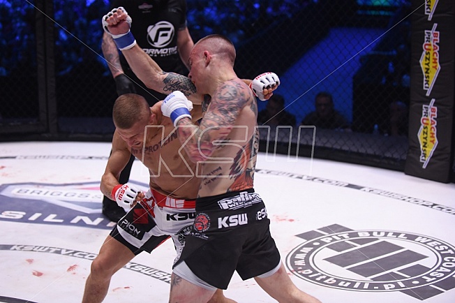 EXTRAFIGHT (-66KG): MARCIN WRZOSEK VS FILIP WOLAÅSKI