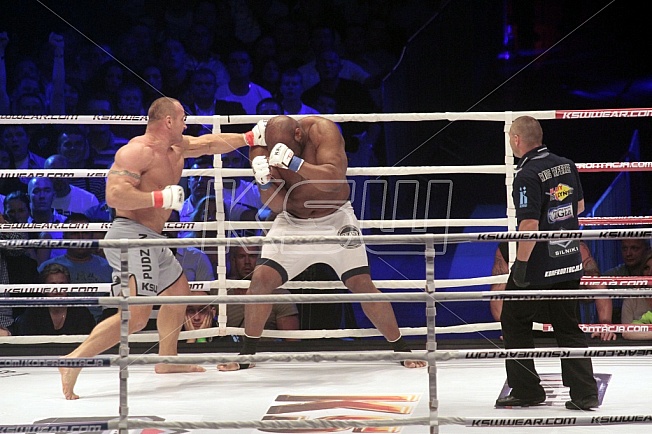 Mariusz Pudzianowski vs Bob Sapp