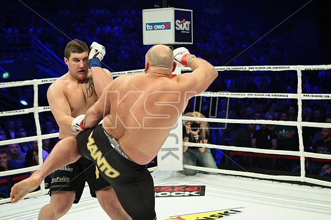 Kamil Walus vs Kamil Bazelak