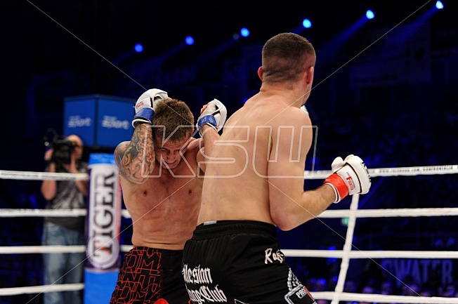 Curt Warburton vs Artur Sowinski