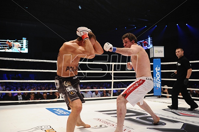 Antoni Chmielewski vs James Zikic