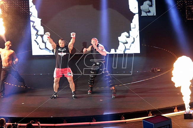 Mariusz Pudzianowski vs James Thompson